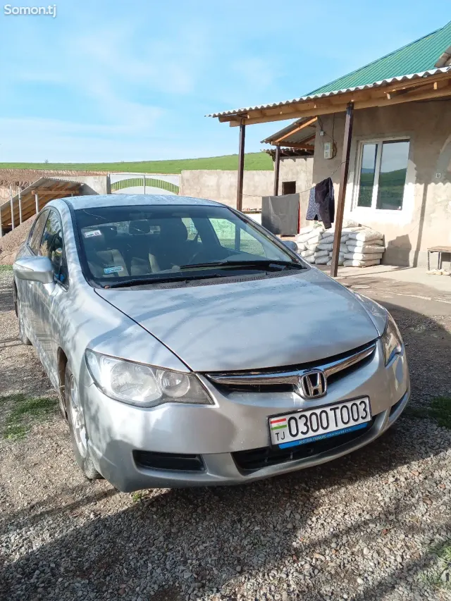 Honda Civic 2006 · 1.8 MT