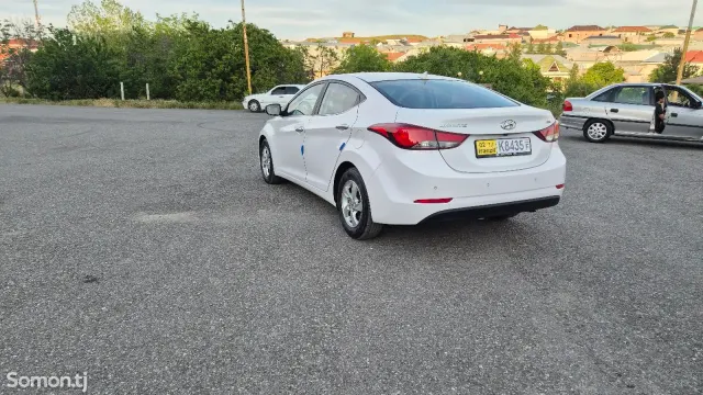 Hyundai Avante 2014 · 1.6 AT
