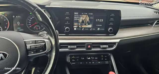 Kia K5 2023 · 2.0 AT