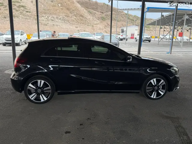 Mercedes-Benz A class 2017 · 2.0 AT