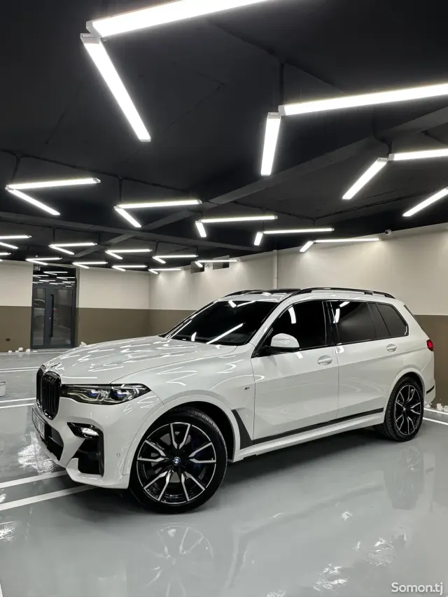 BMW X7 2021 · 4.0 AT