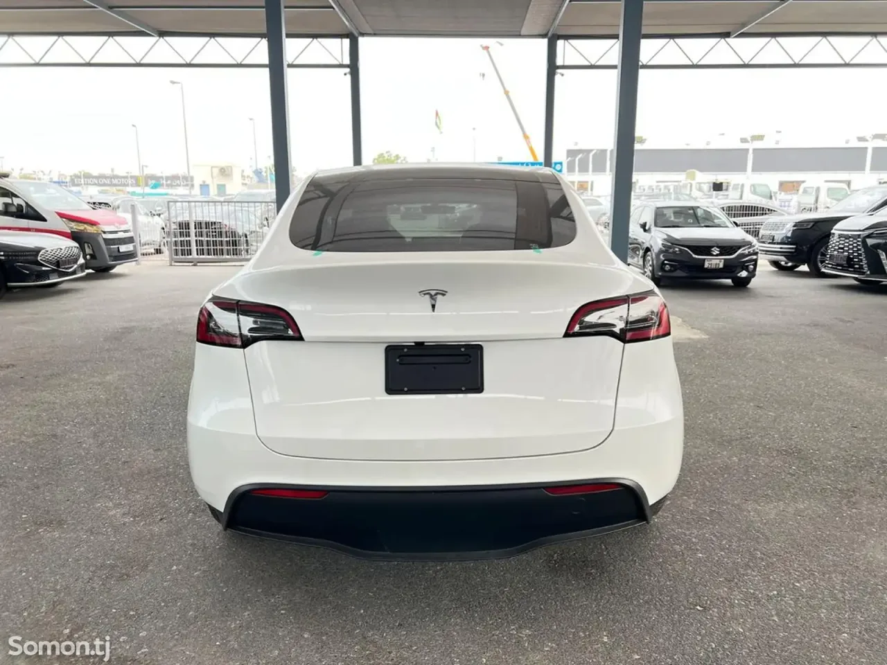 Tesla Model Y 2025 · 5.0 AT