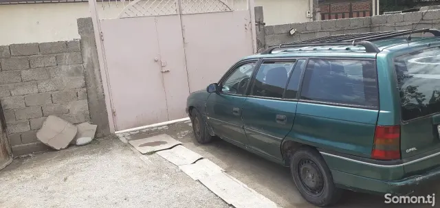 Opel Astra F 1997 · 1.6 MT