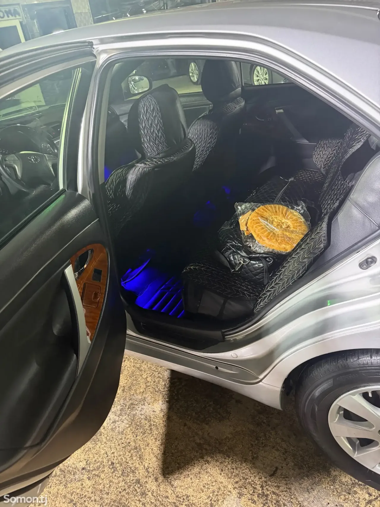 Toyota Camry 2008 · 2.4 AT