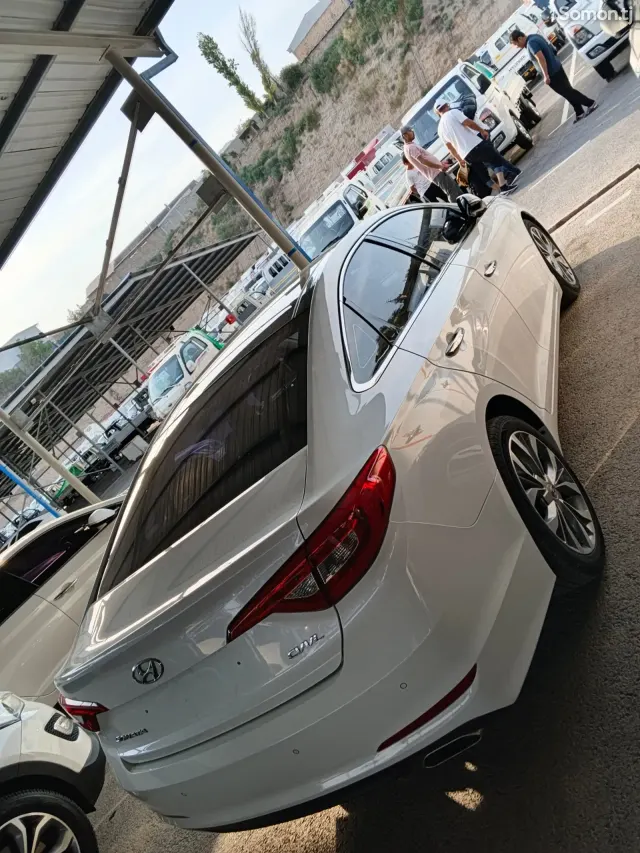 Hyundai Sonata 2014 · 2.0 AT