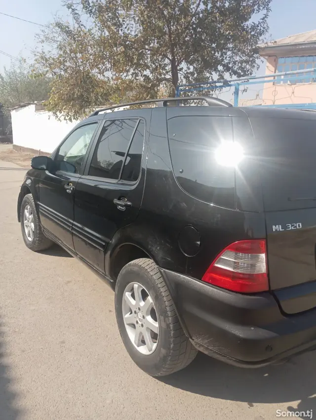 Mercedes-Benz ML class 2003 · 3.2 AT
