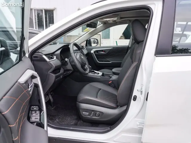 Toyota RAV 4 2025 · 2.5 AT