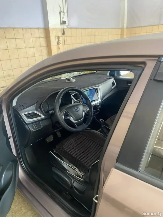 Hyundai Solaris 2019 · 1.6 AT