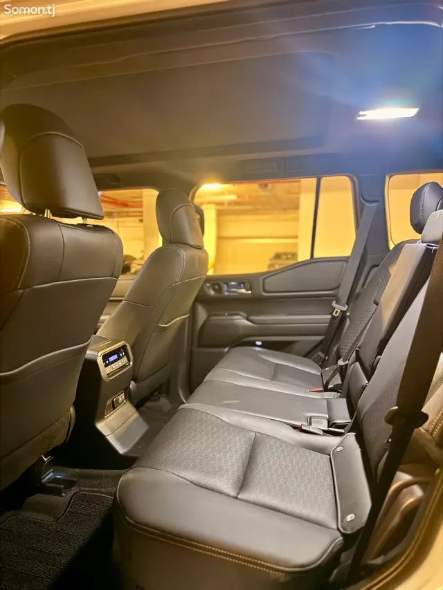Toyota Land Cruiser Prado 2026 · 2.4 AT