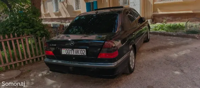 Mercedes-Benz C class 2000 · 2.4 AT