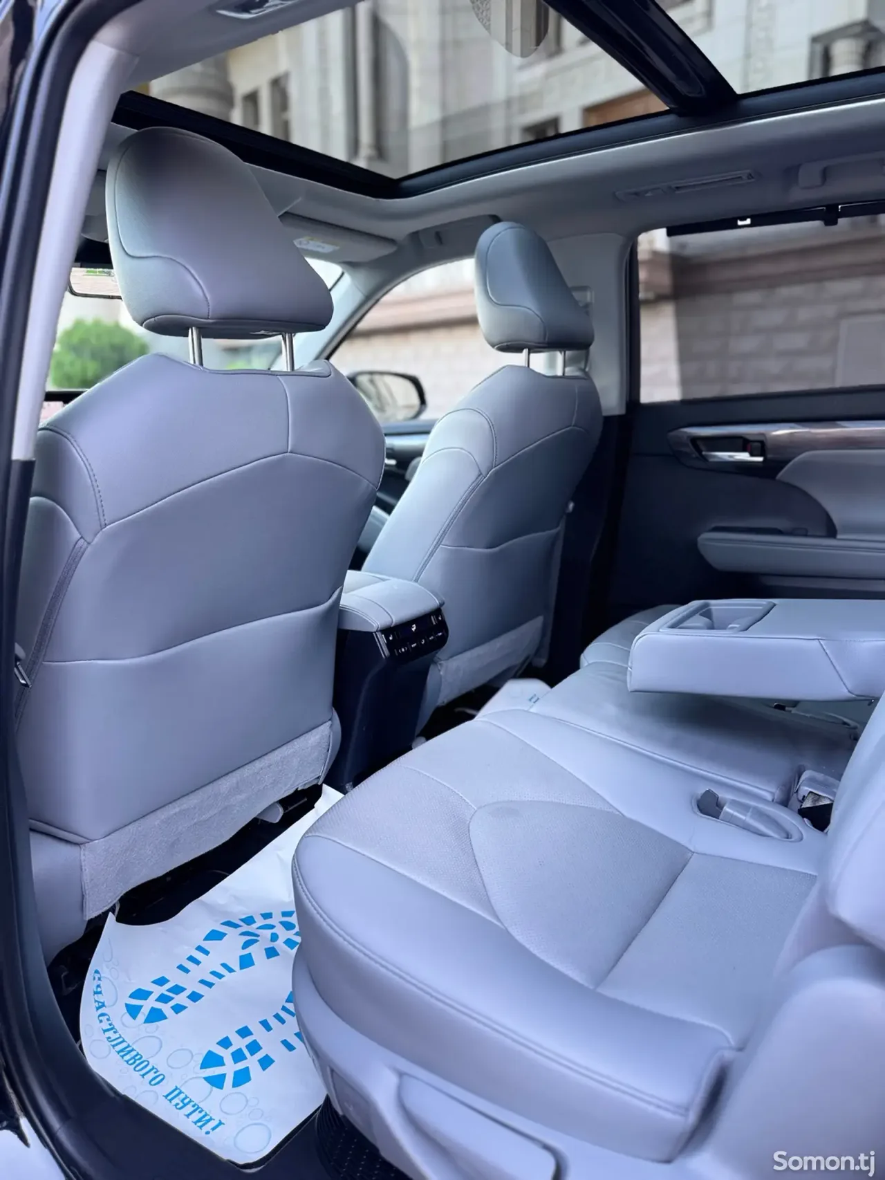 Toyota Highlander 2021 · 2.5 AT