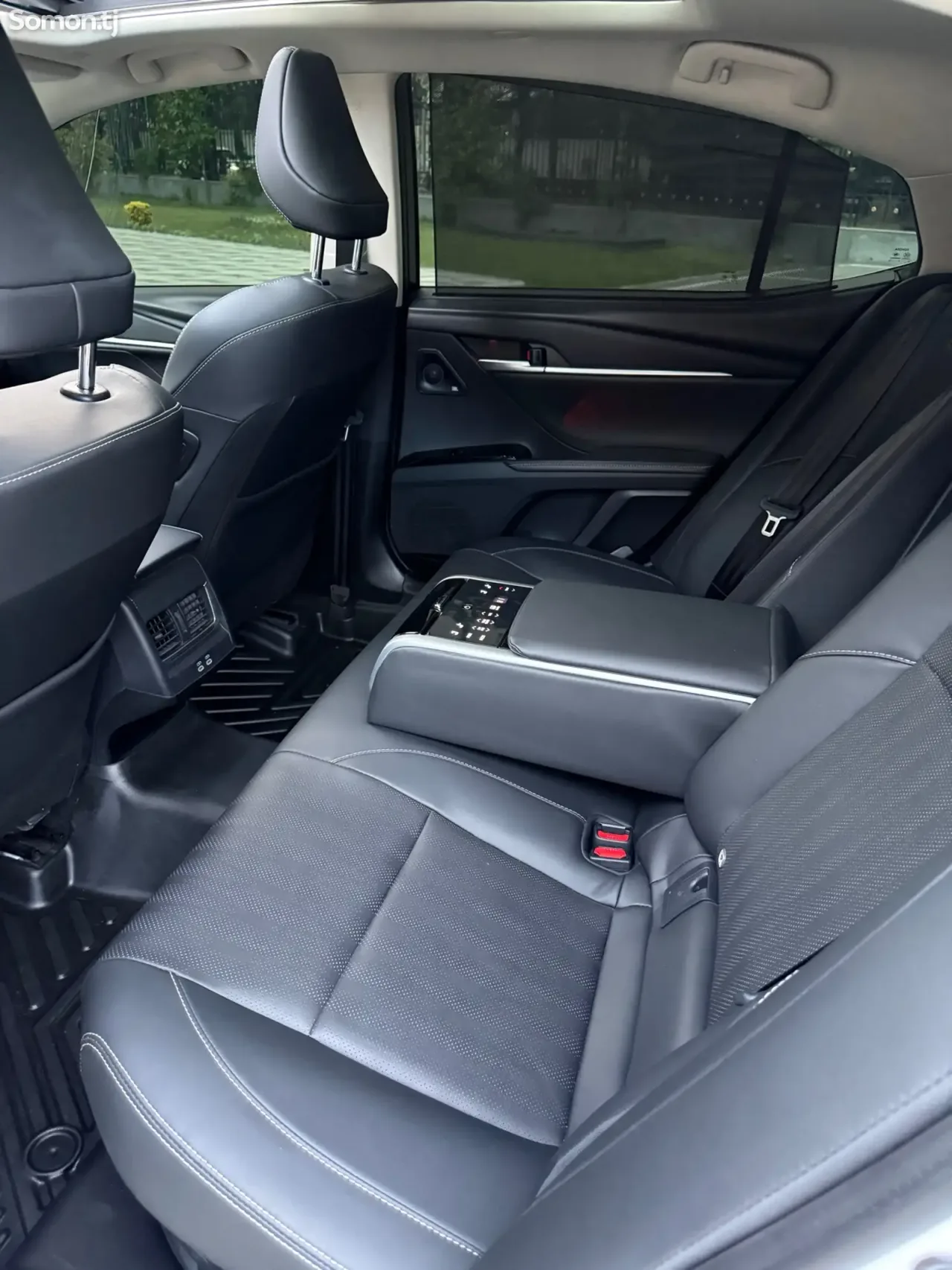 Toyota Camry 2025 · 2.5 AT