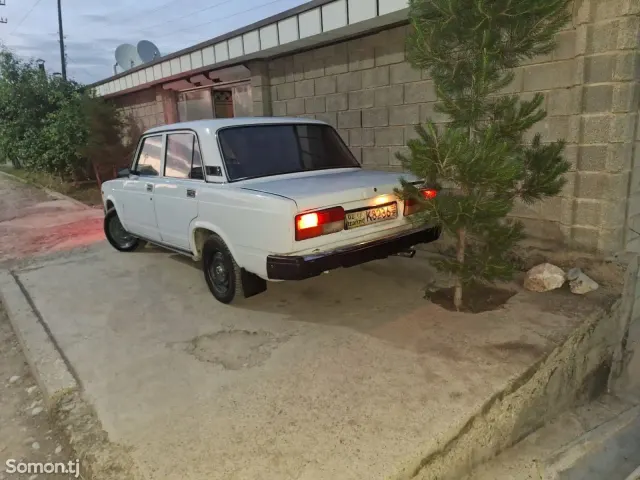 Lada (ВАЗ) 2107 2005 · 1.7 MT
