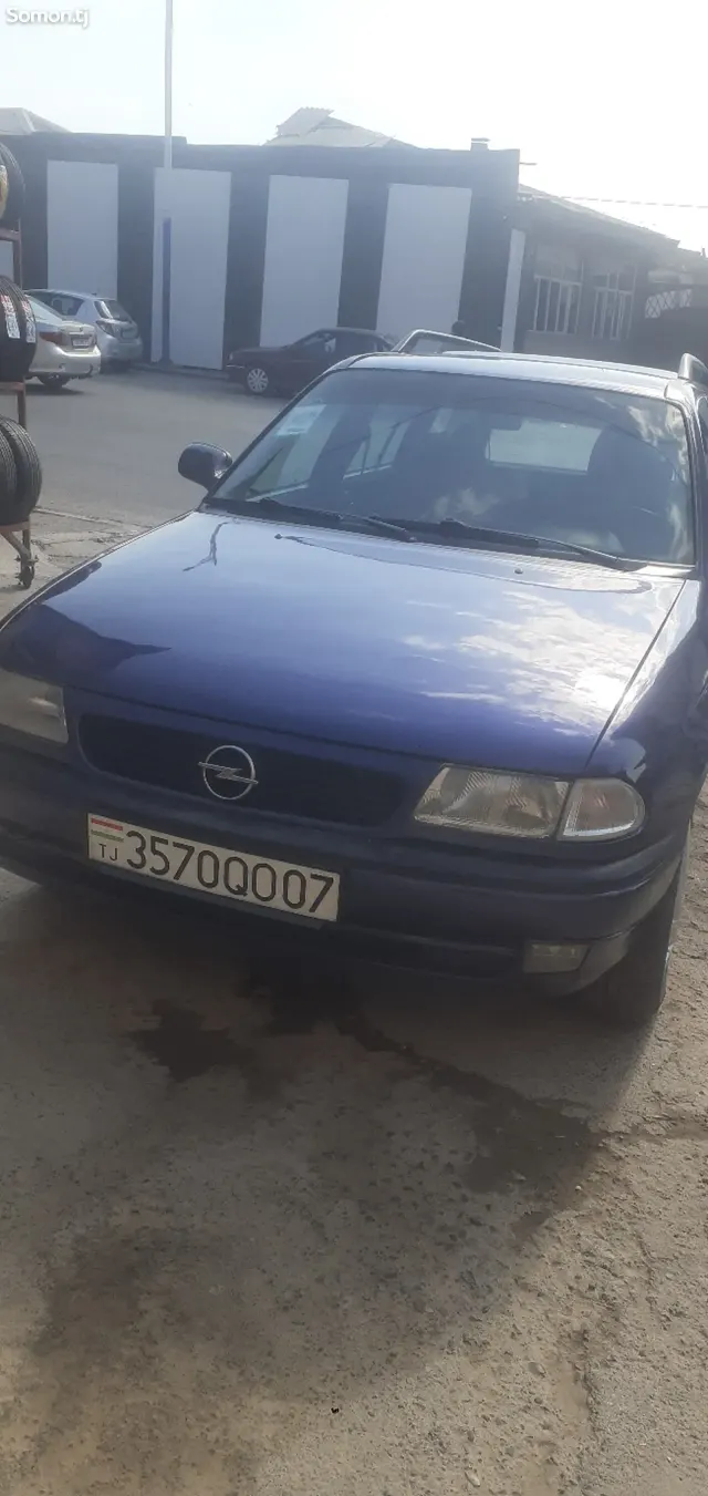 Opel Astra F 1996 · 1.6 MT