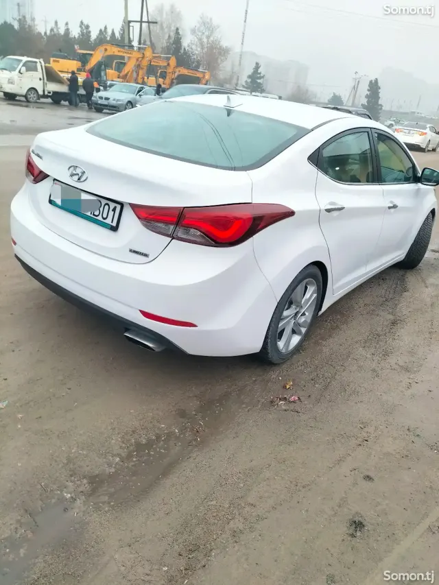 Hyundai Elantra 2016 · 1.8 AT