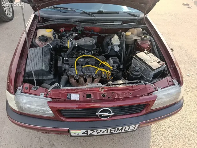 Opel Astra F 1995 · MT