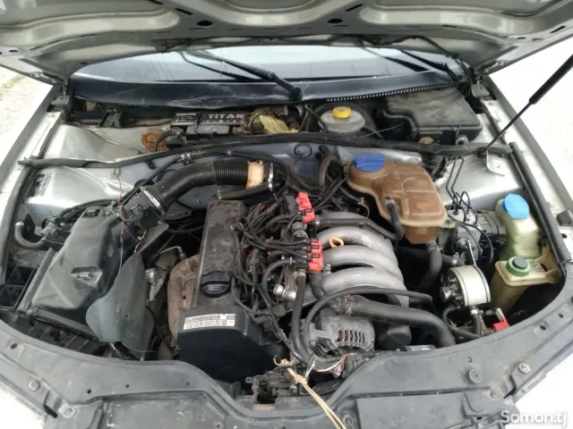 Volkswagen Passat 1997 · 1.6 MT