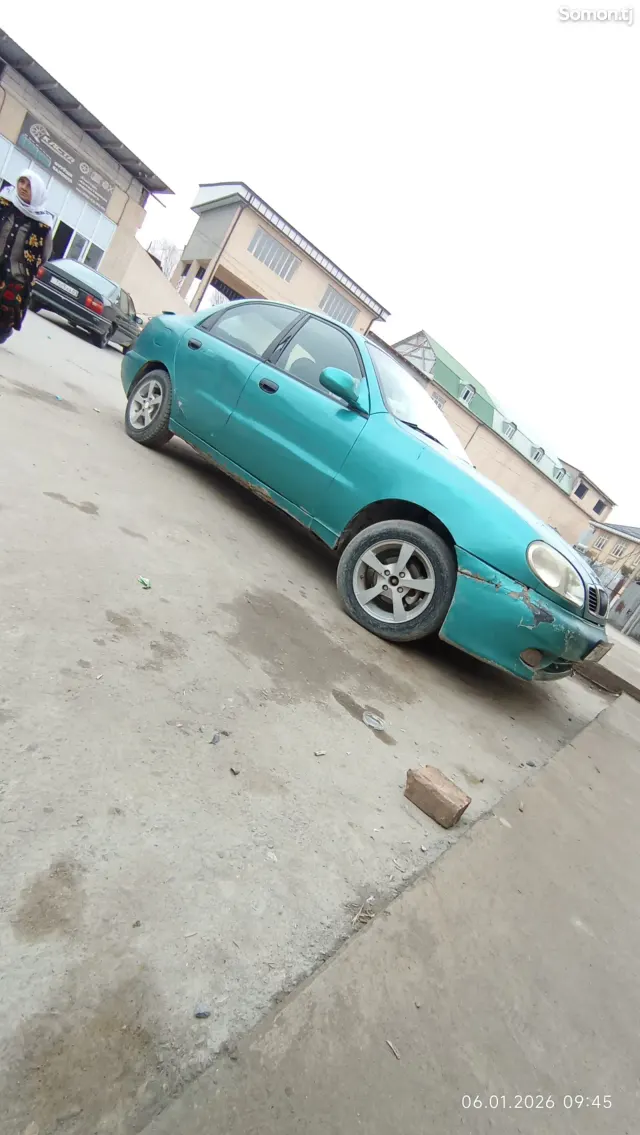 Daewoo Lanos 1996 · 1.6 MT