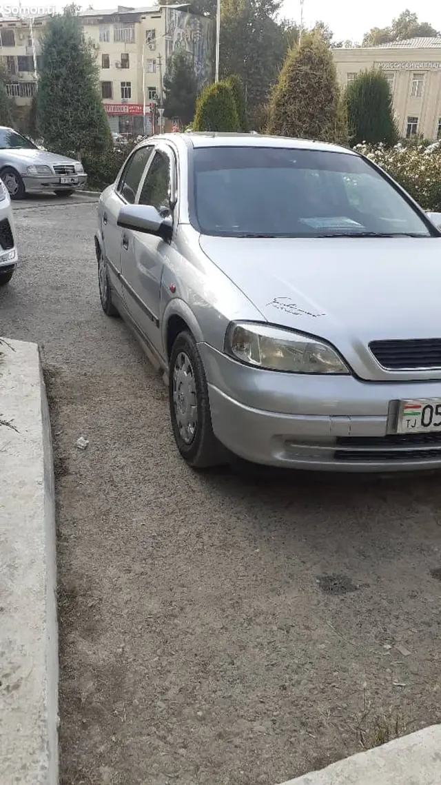 Opel Astra G 1998 · 1.6 MT