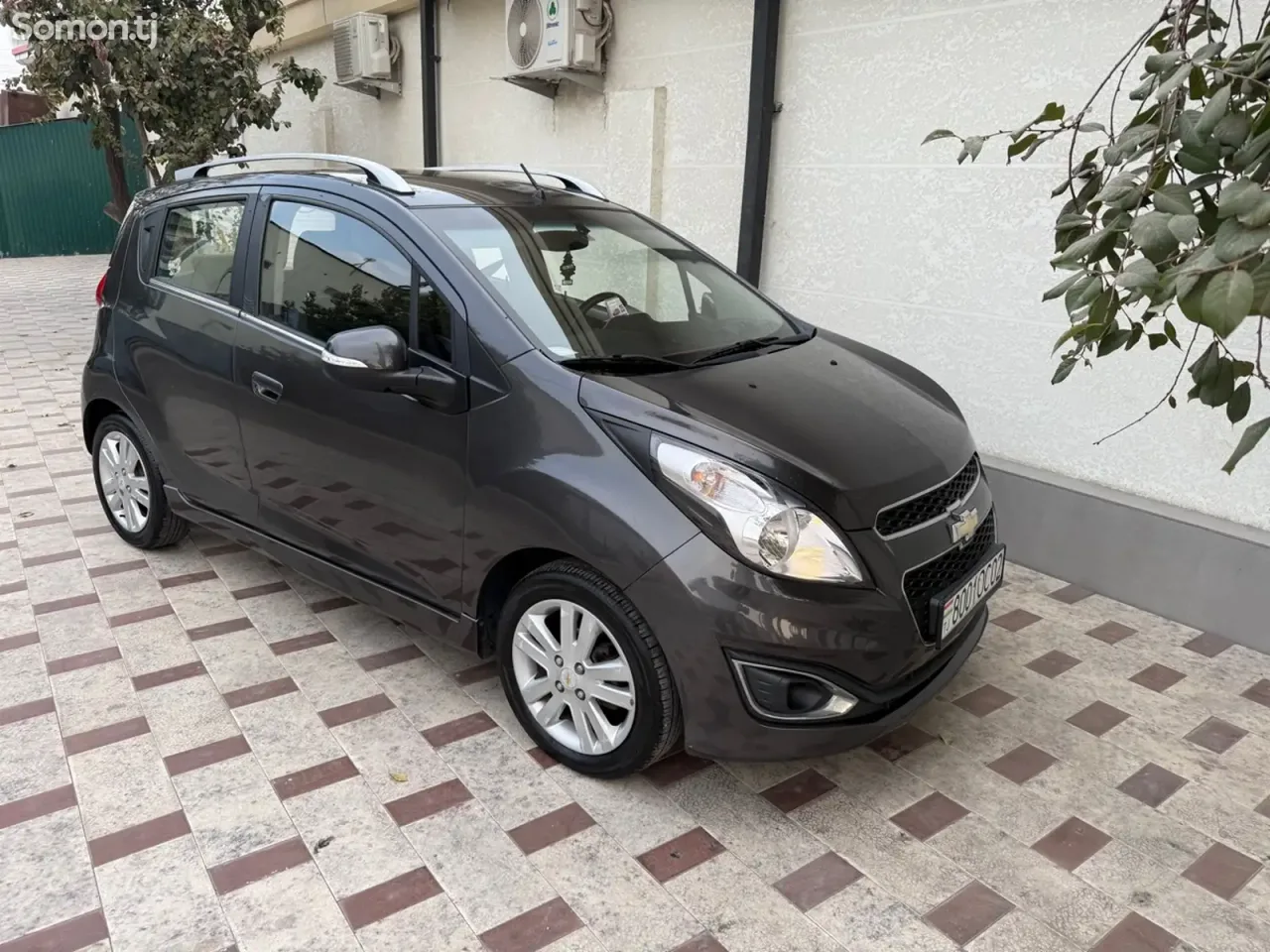 Chevrolet Spark 2014 · 1.0 AT