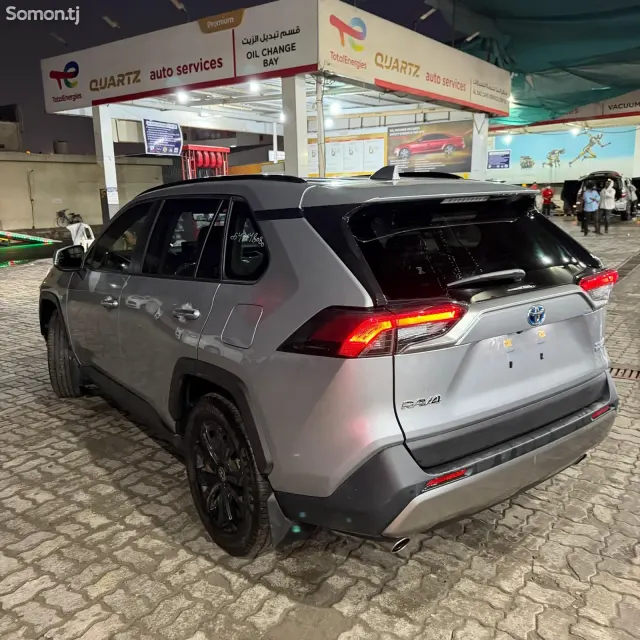 Toyota RAV 4 2023 · 2.5 AT