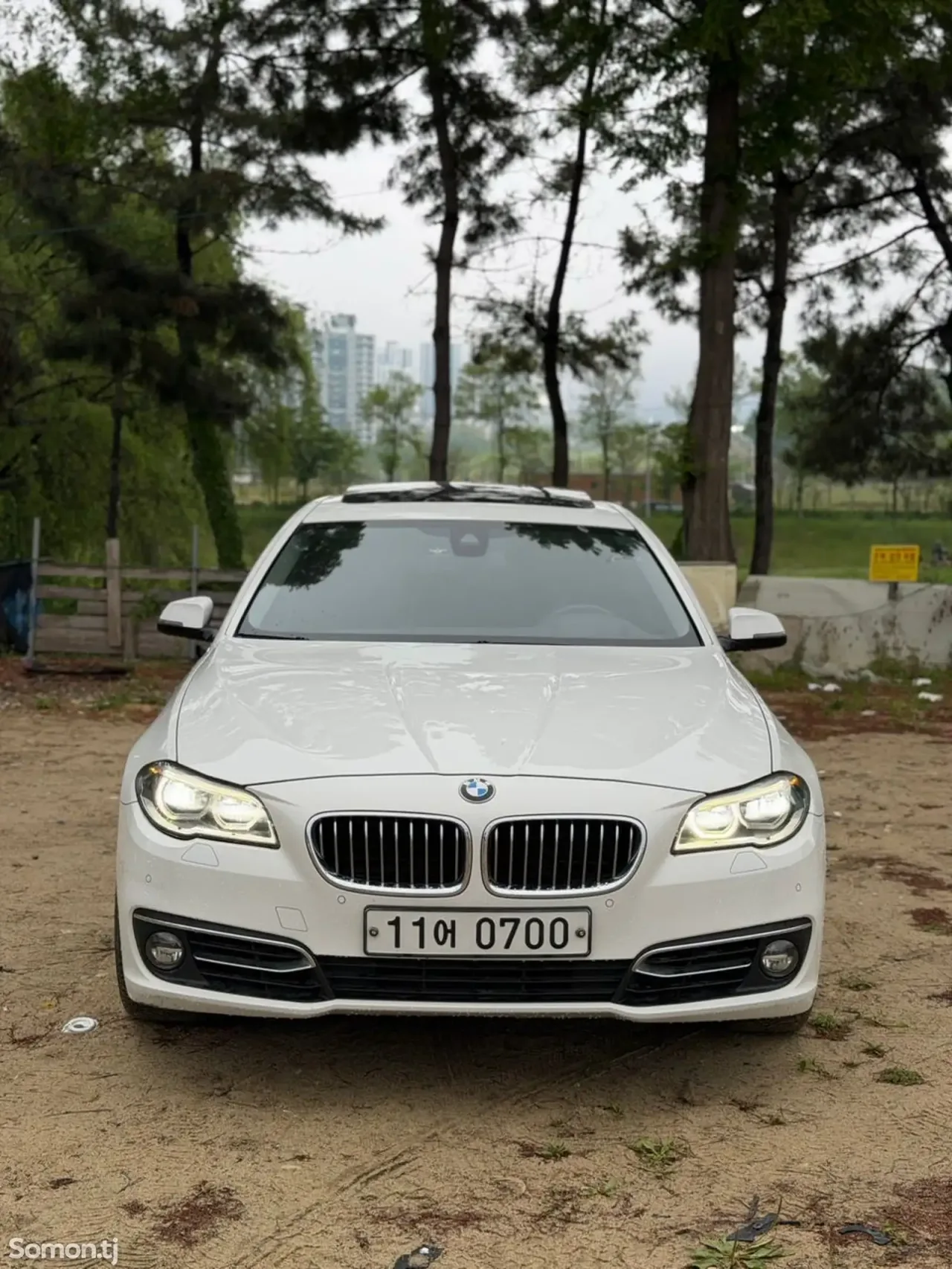 BMW 5 series 2015 · 2.0 AT