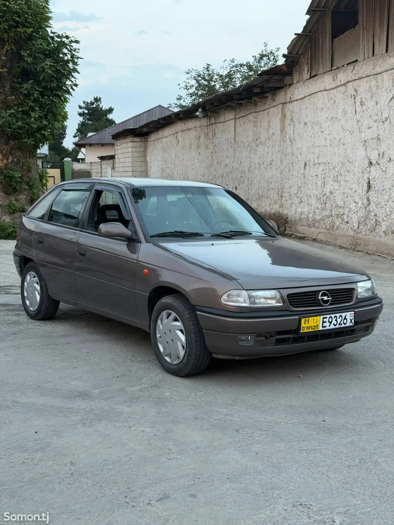Opel Astra F 1998 · 1.6 MT