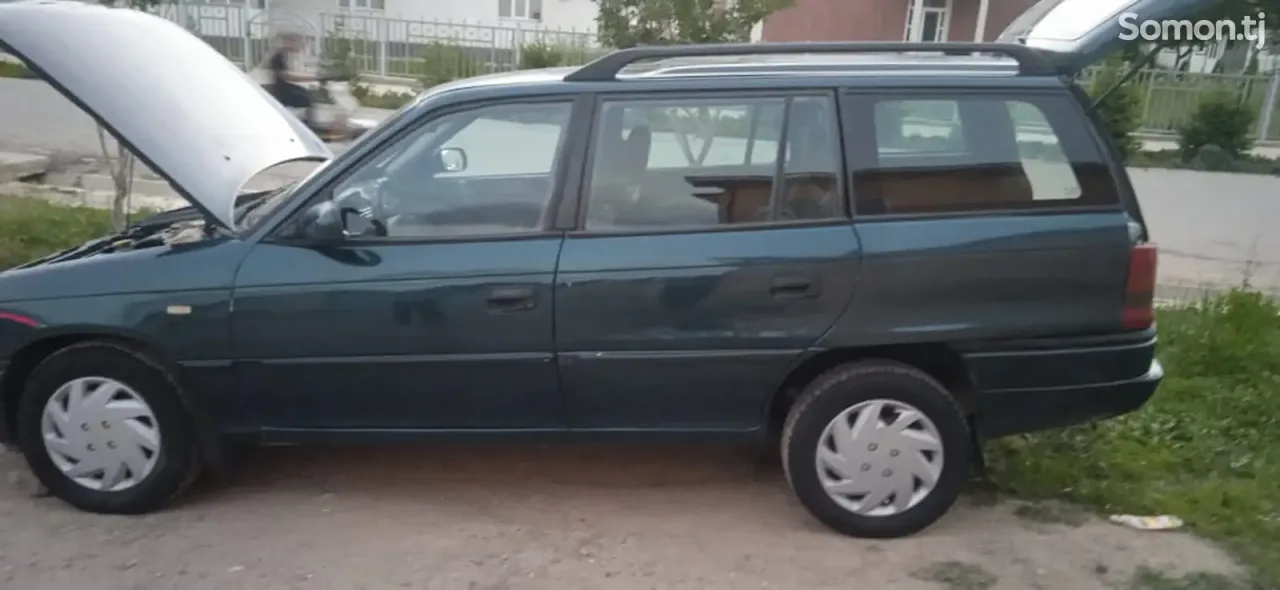 Opel Astra F 1997 · 1.6 MT