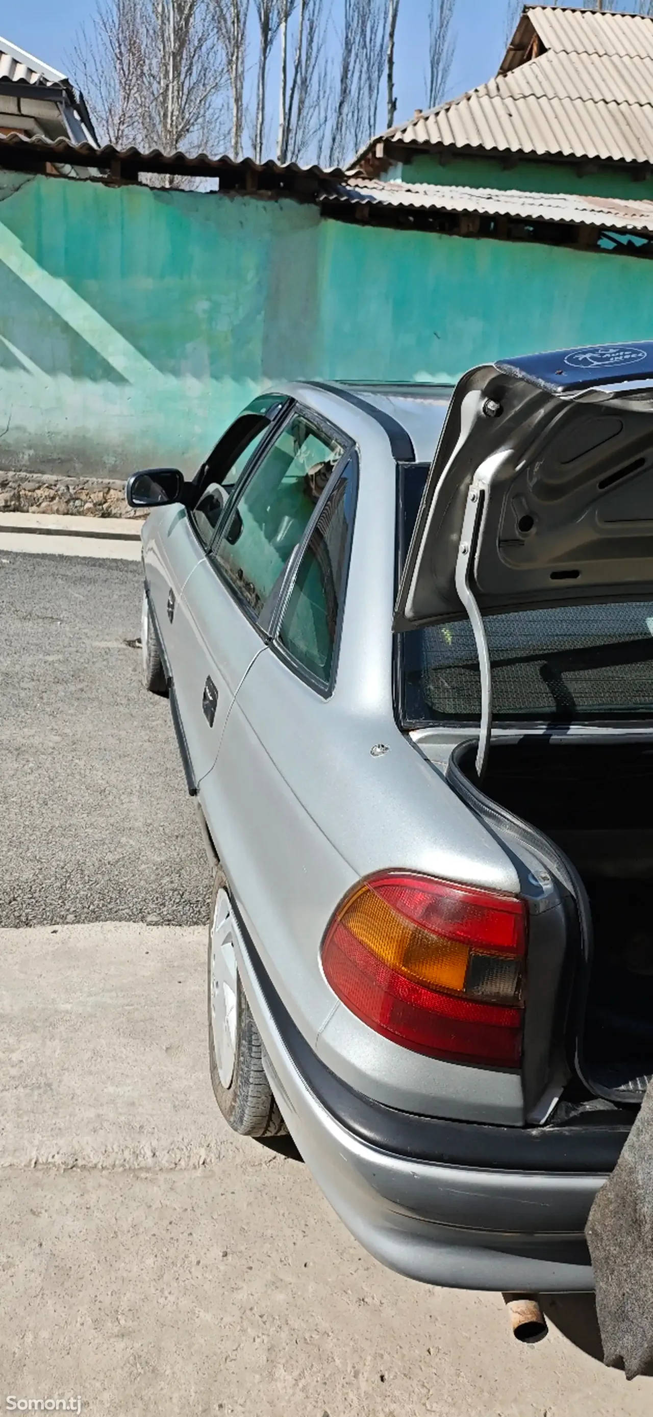 Opel Astra F 1994 · 1.6 MT