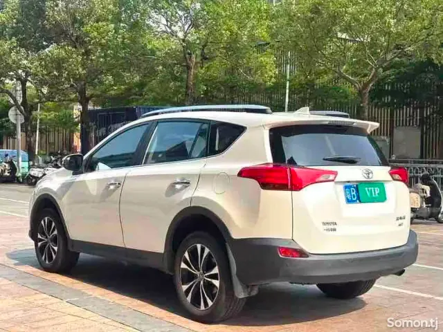 Toyota RAV 4 2015 · 2.5 AT