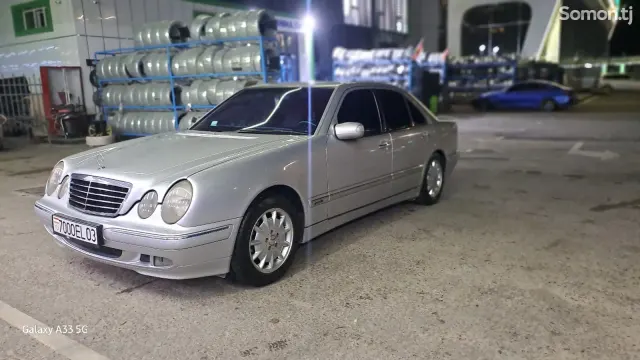 Mercedes-Benz E class 2000 · 2.3 MT