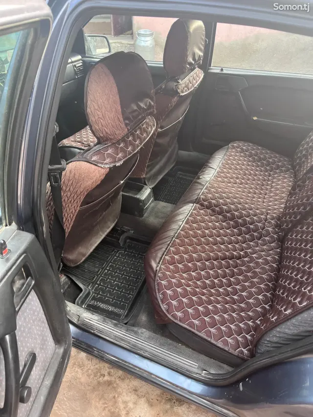 Opel Vectra A 1995 · 1.6 MT