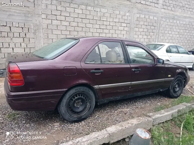 Mercedes-Benz C class 1995 · 1.8 MT