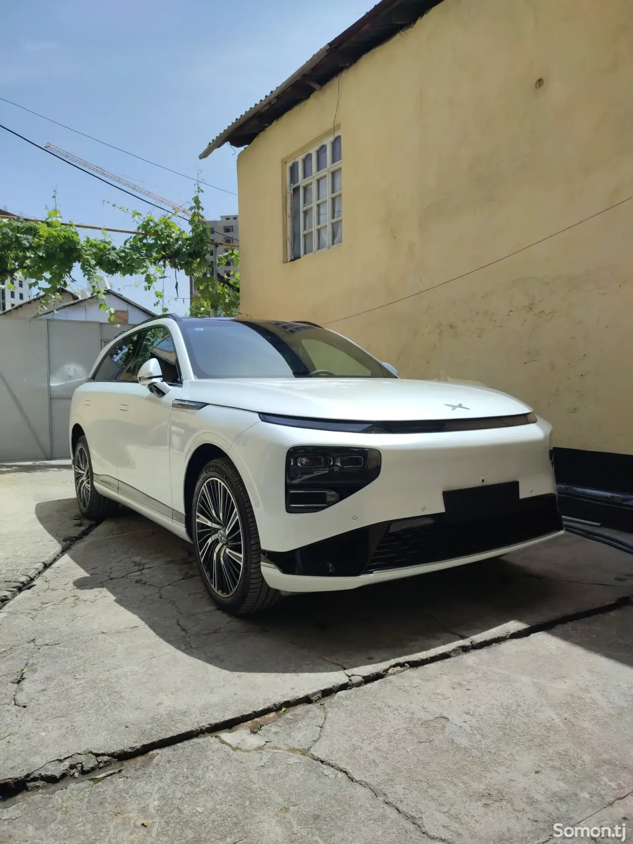 Xpeng G9 2025 · AT