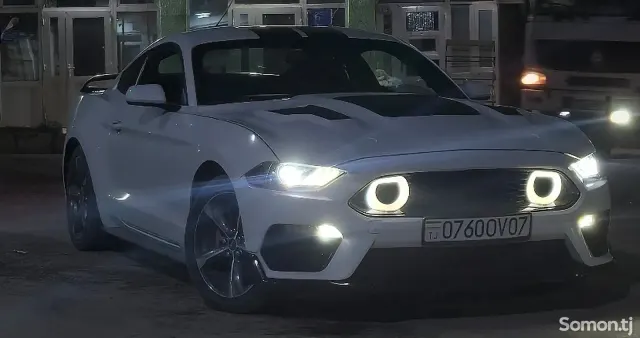 Ford Mustang 2016 · 3.7 AT