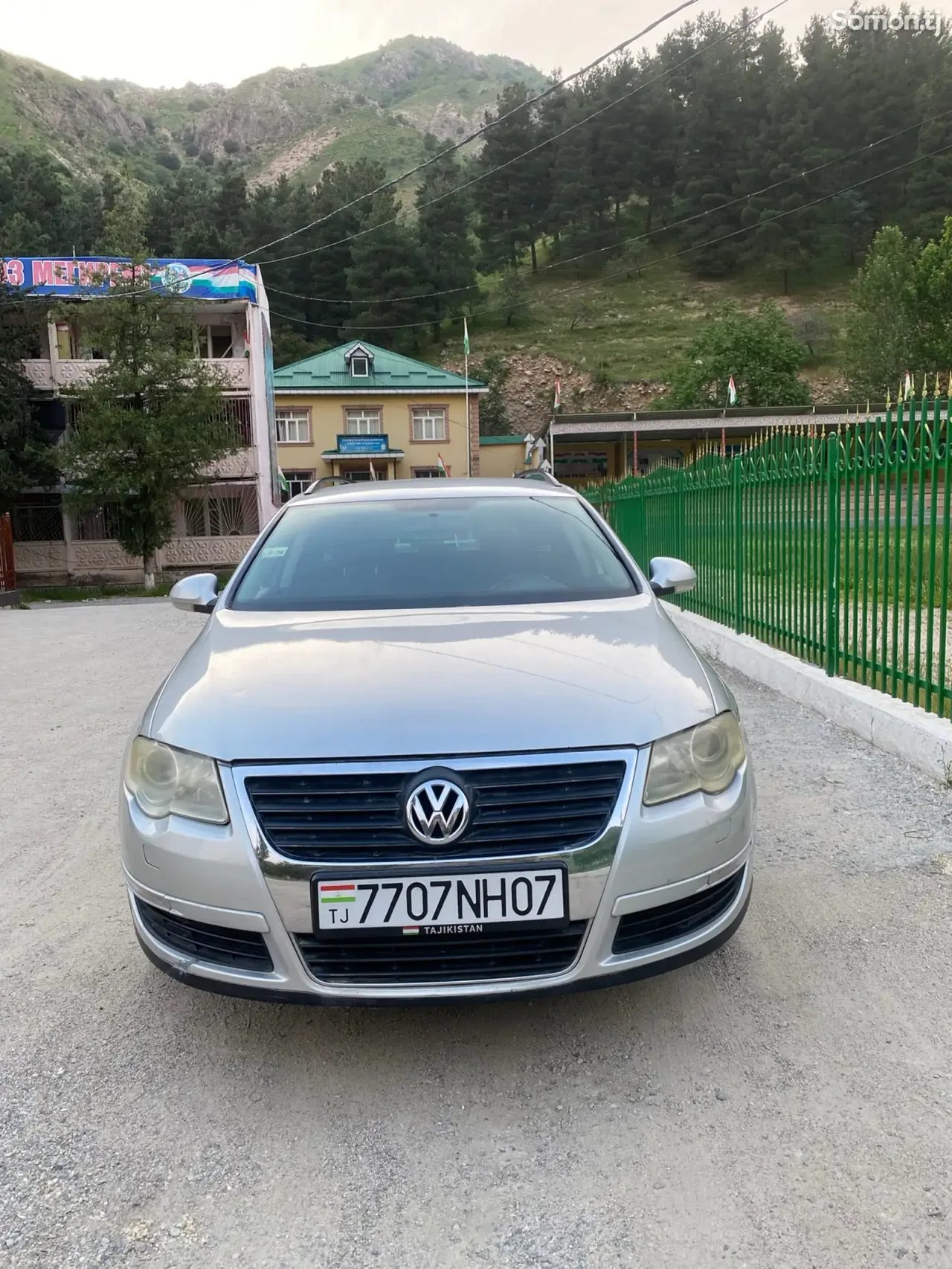 Volkswagen Passat 2006 · 2.0 MT