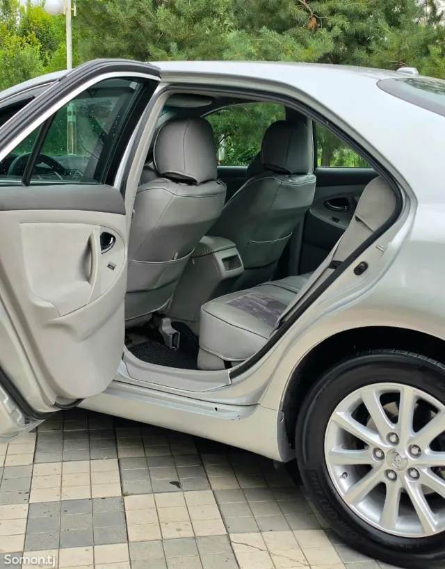 Toyota Camry 2011 · 2.5 AT