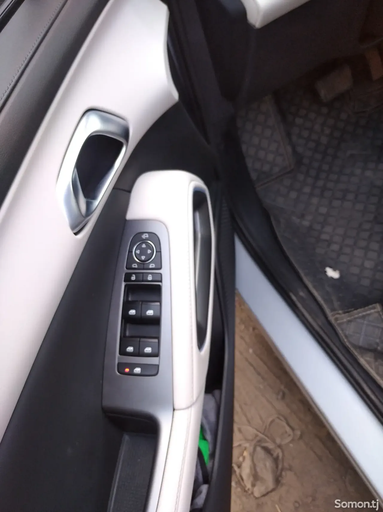 BYD Yuan Up 2025 · AT