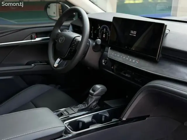 Toyota Camry 2025 · 2.0 AT