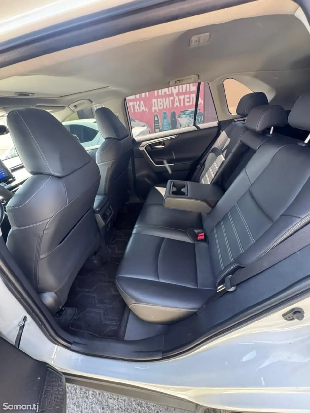 Toyota RAV 4 2021 · 2.0 AT