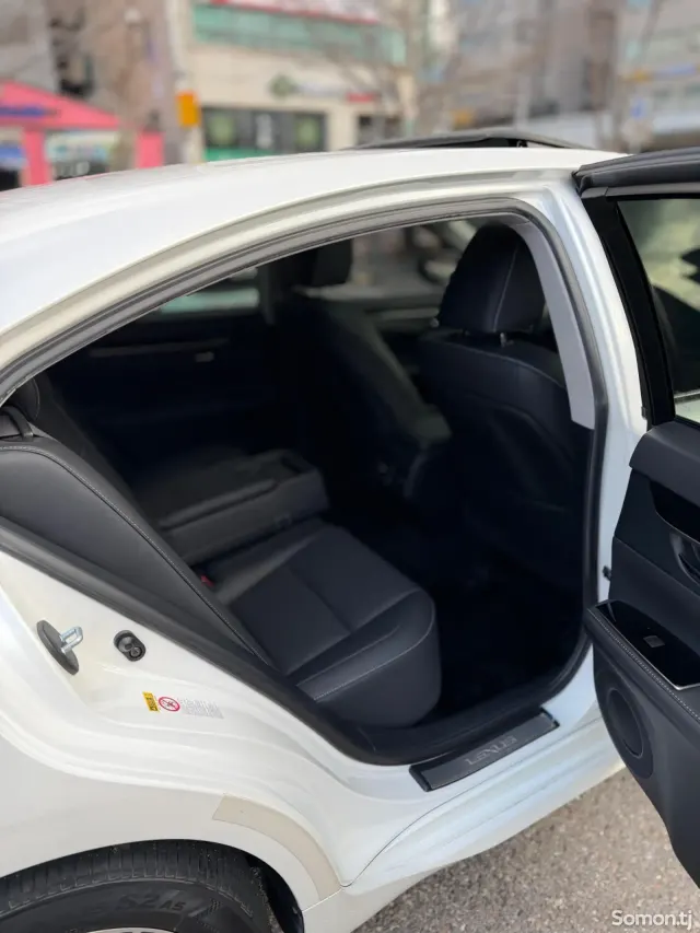 Lexus ES series 2015 · 3.0 AT