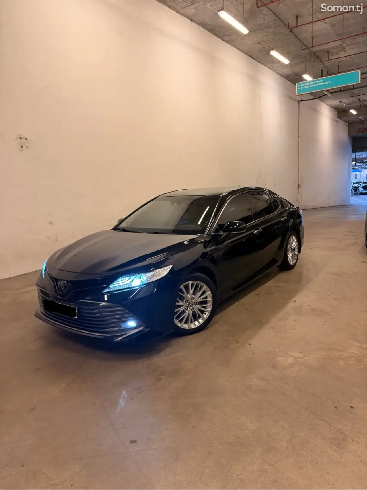 Toyota Camry 2020 · 3.5 AT