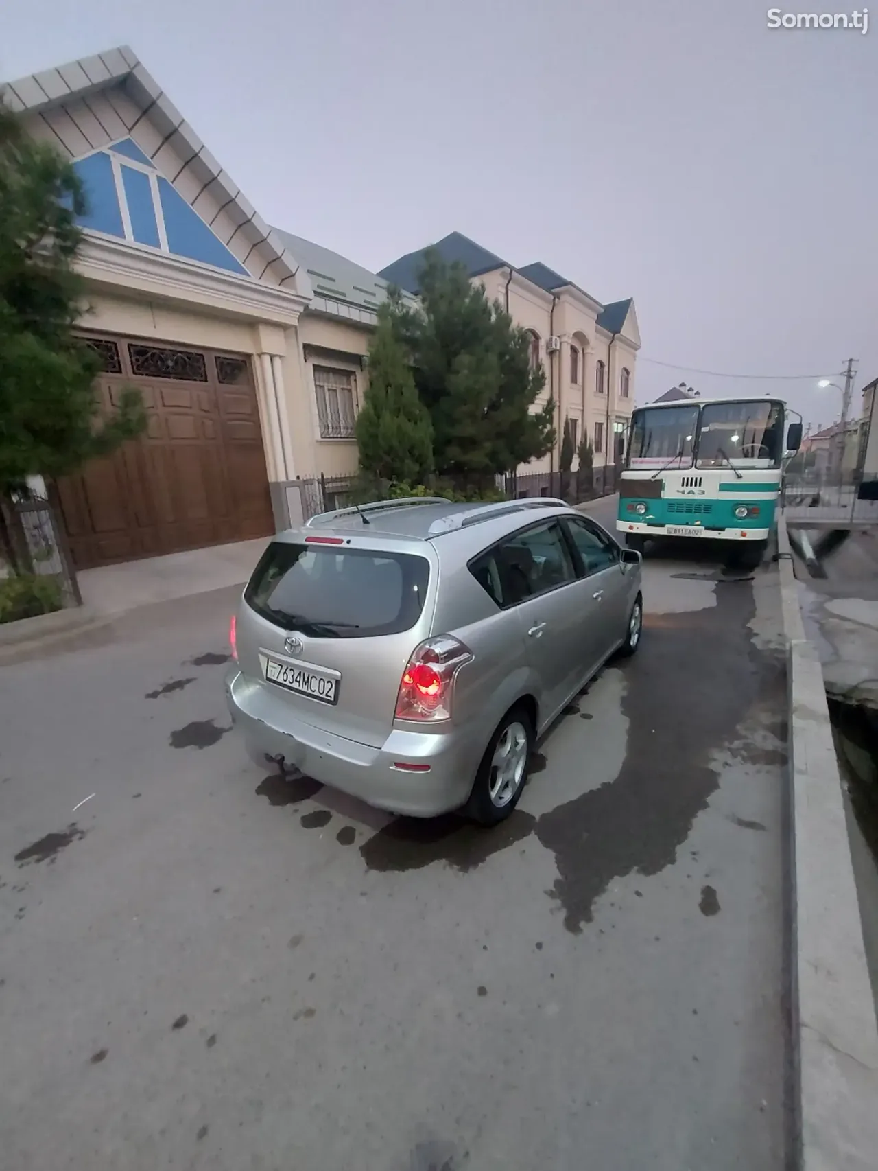 Toyota Corolla Verso 2007 · 2.2 MT