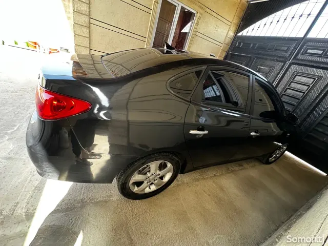 Hyundai Avante 2009 · 1.6 AT