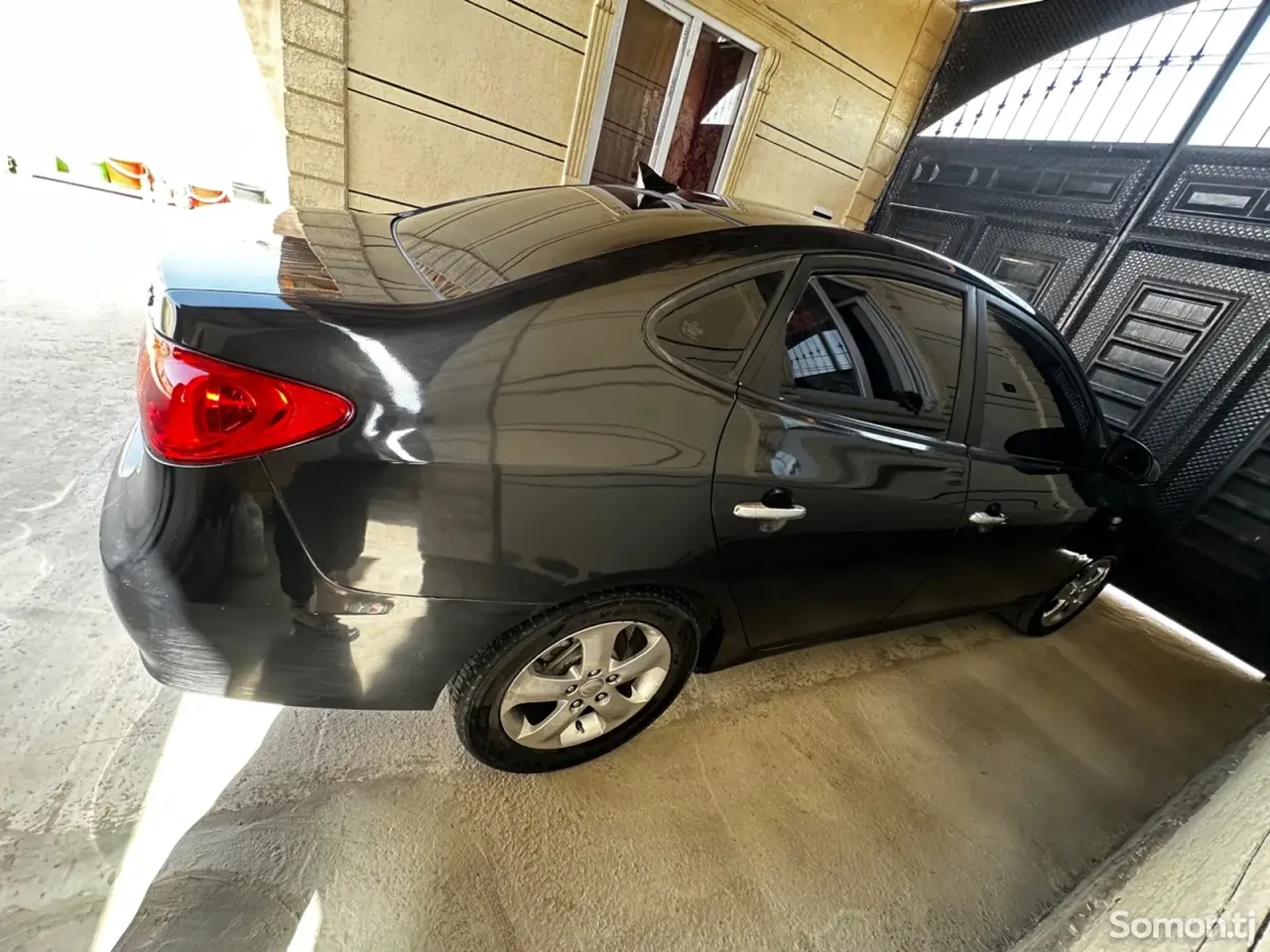 Hyundai Avante 2009 · 1.6 AT