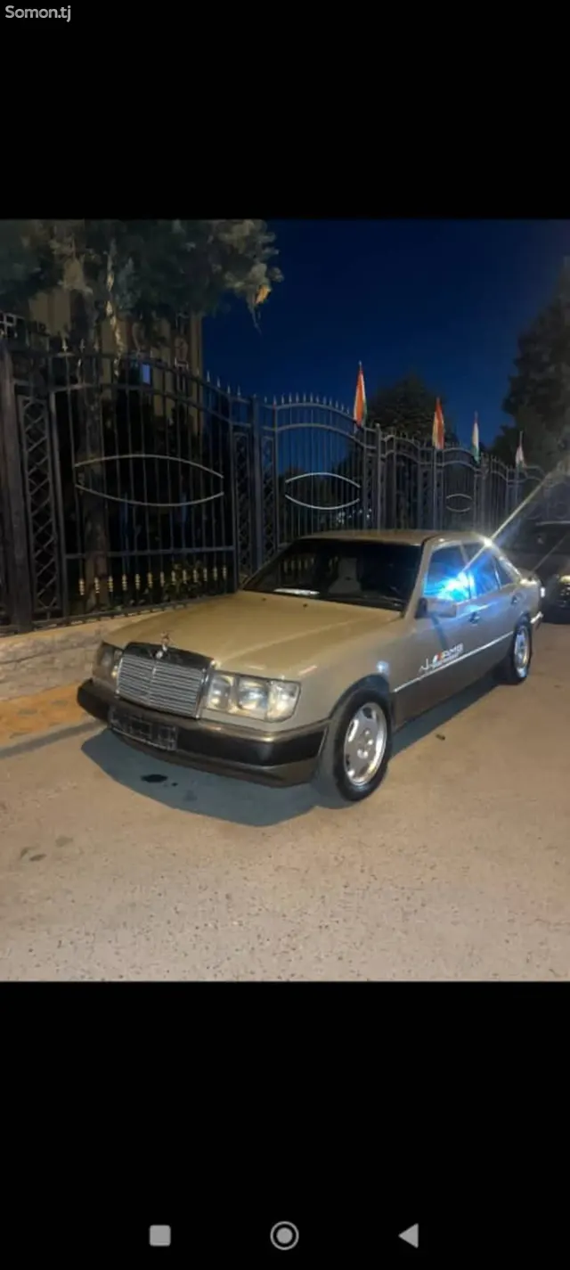 Mercedes-Benz W124 1993 · 2.5 AT
