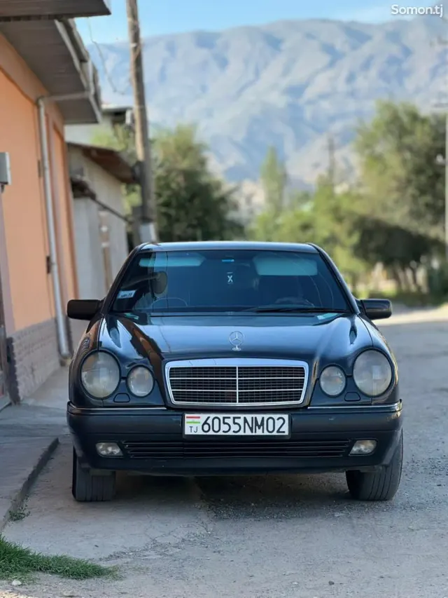 Mercedes-Benz E class 1996 · 2.0 MT