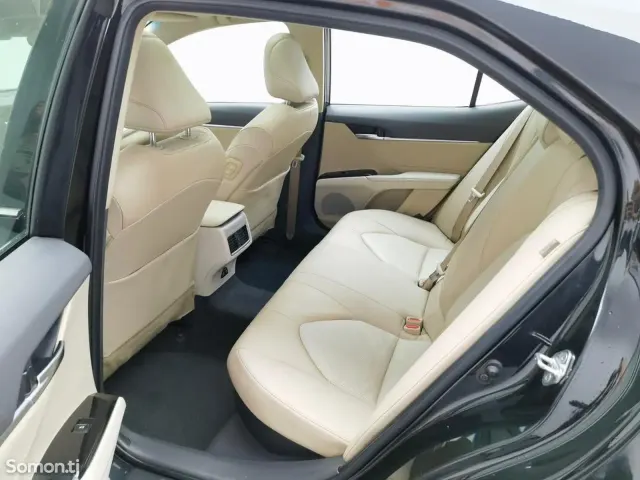 Toyota Camry 2019 · 2.5 AT