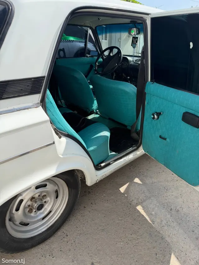 Lada (ВАЗ) 2106 1986 · 0.6 MT