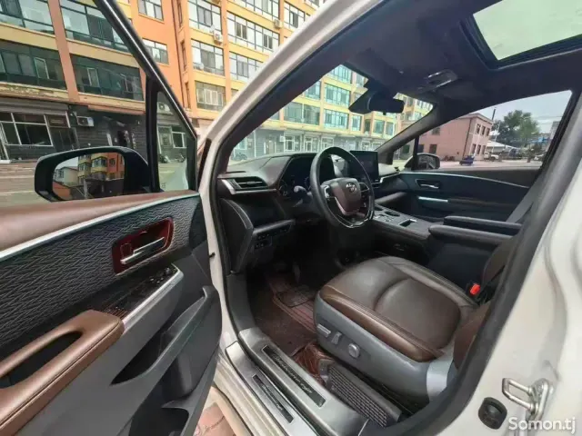 Toyota Granvia 2023 · 2.5 AT